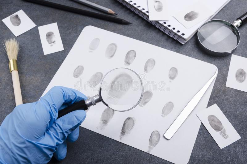 Quali sono gli strumenti investigativi più utilizzati dai detective?